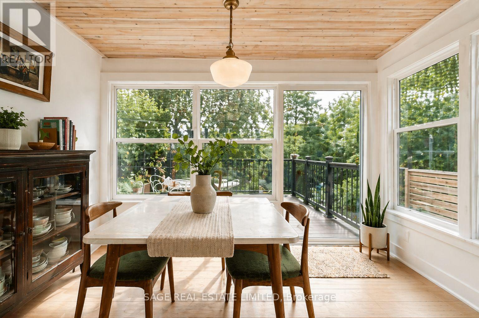 25 Helena Avenue, Toronto, Ontario  M6G 2H3 - Photo 17 - C12967672