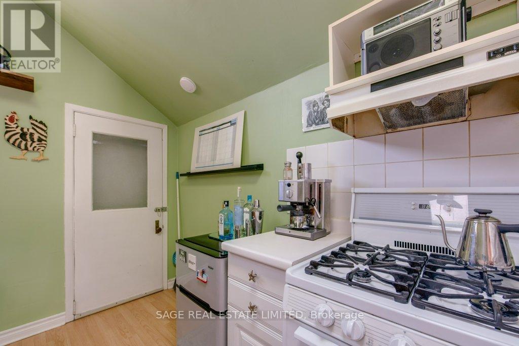 25 Helena Avenue, Toronto, Ontario  M6G 2H3 - Photo 45 - C12967672