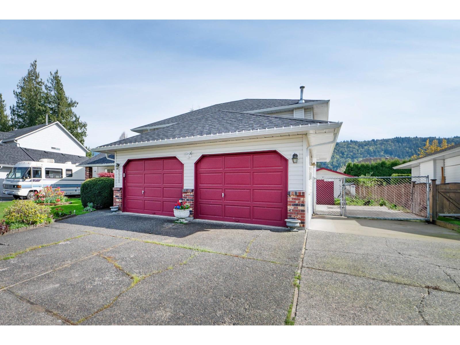 44722 Cumberland Avenue, Sardis South, Chilliwack, British Columbia  V2R 3B6 - Photo 3 - R3113246