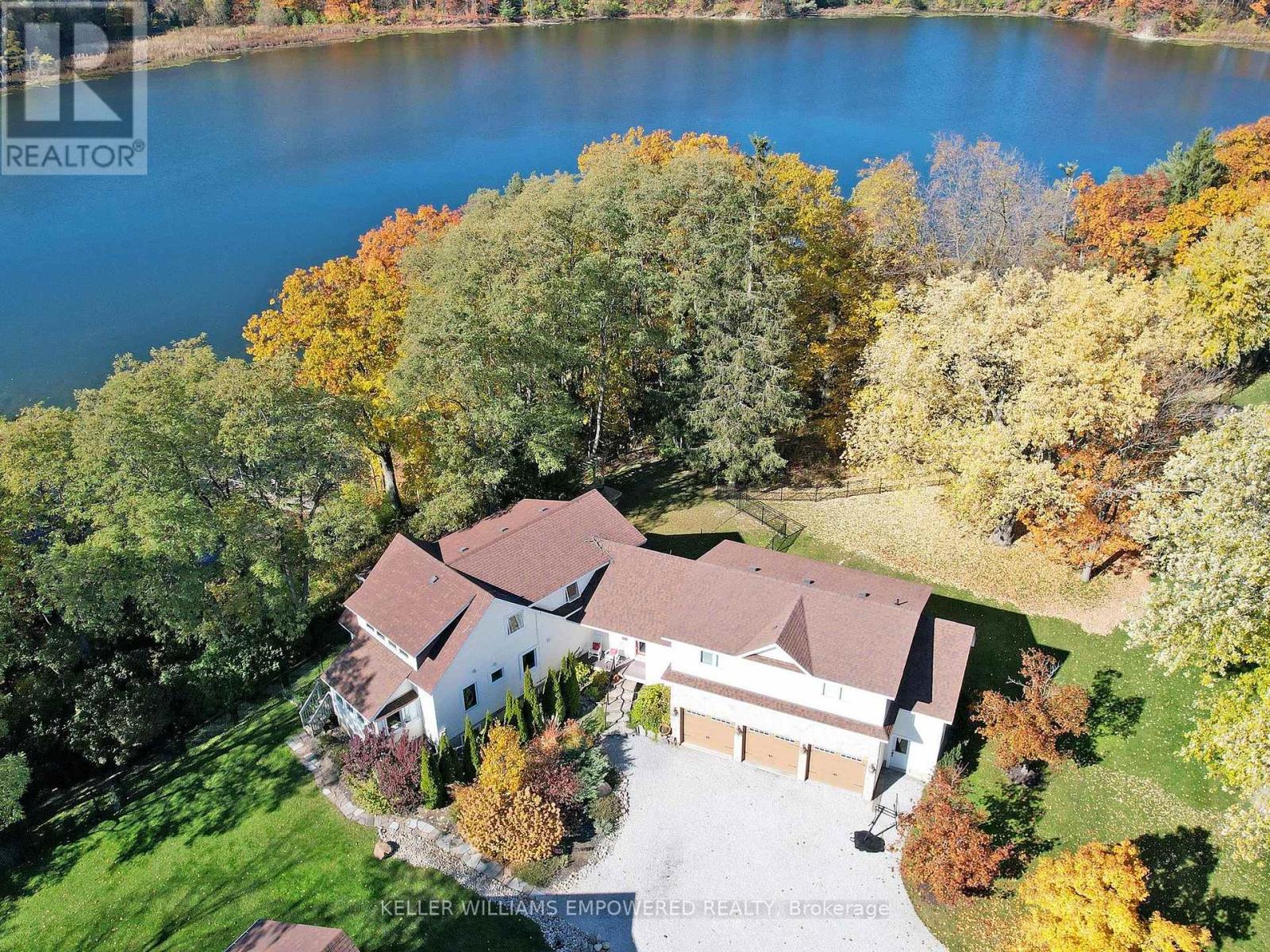 8 Macleod Estate Court, Richmond Hill, Ontario  L4E 0B1 - Photo 3 - N12770826