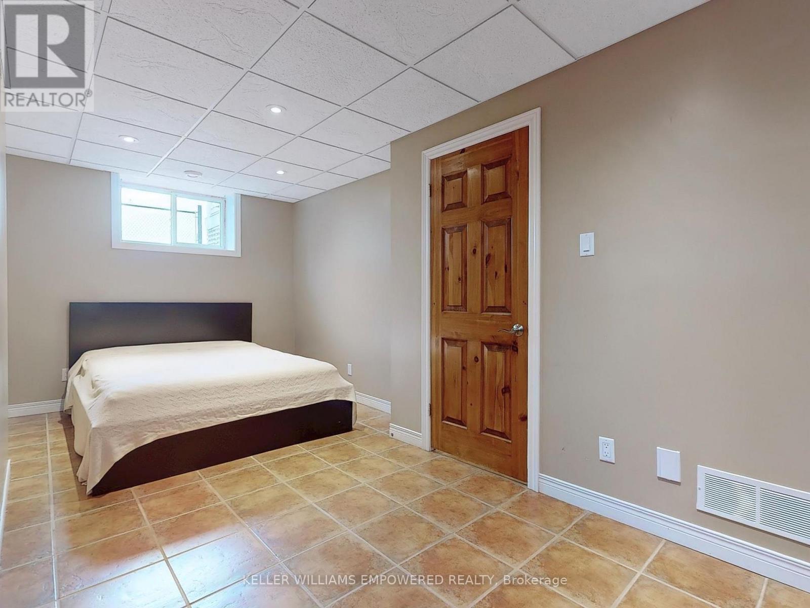 8 Macleod Estate Court, Richmond Hill, Ontario  L4E 0B1 - Photo 41 - N12770826