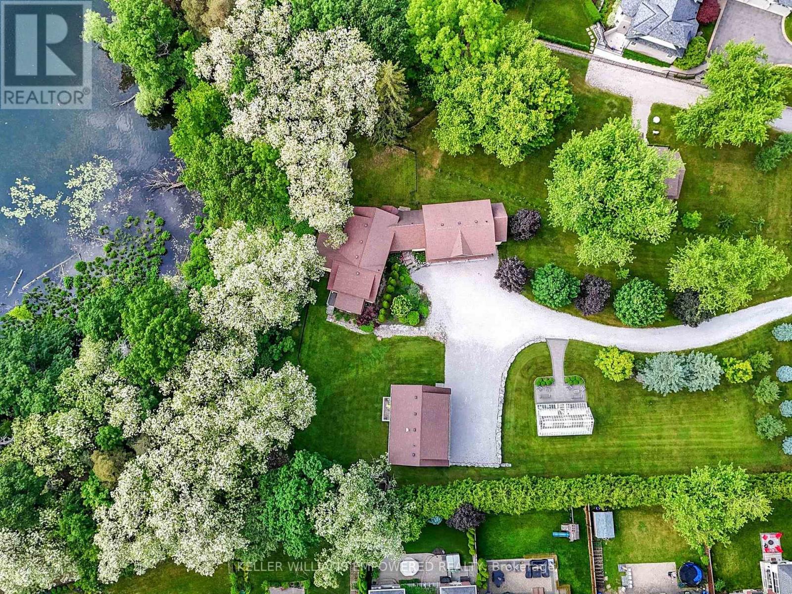 6 And 8 Macleod Estate Court, Richmond Hill, Ontario  L4E 0B1 - Photo 2 - N12770830