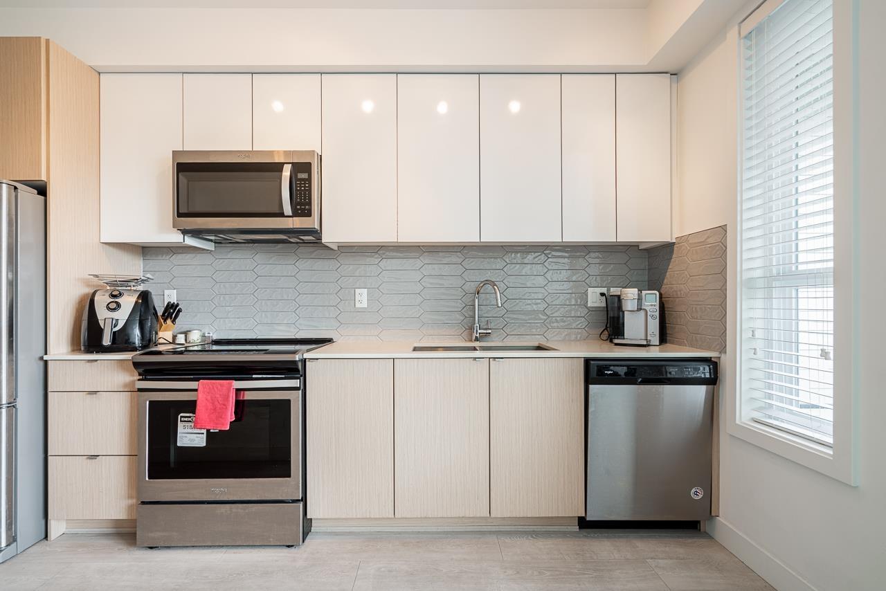 303 19567 64 Avenue, Surrey, British Columbia  V3S 7H8 - Photo 4 - R3113747