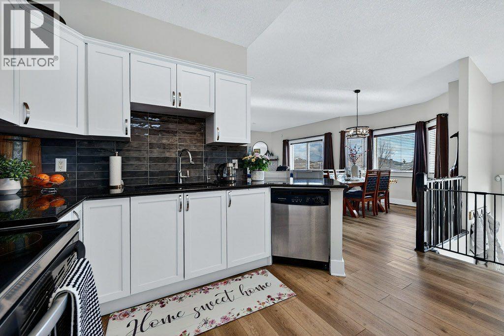 528 Rocky Vista Gardens NW, Calgary, Alberta  T3G 0B7 - Photo 5 - A2302763