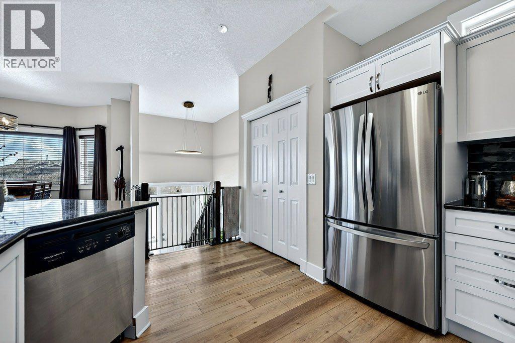 528 Rocky Vista Gardens NW, Calgary, Alberta  T3G 0B7 - Photo 9 - A2302763