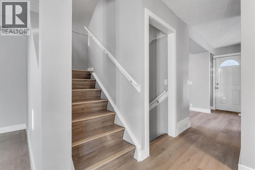 36 Falton Court Ne, Calgary, Alberta  T3J 1J3 - Photo 4 - A2303018