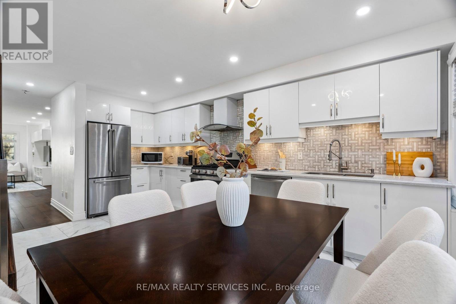 131 Charlton Settlement Avenue, Toronto, Ontario  M6M 5L5 - Photo 13 - W12992286