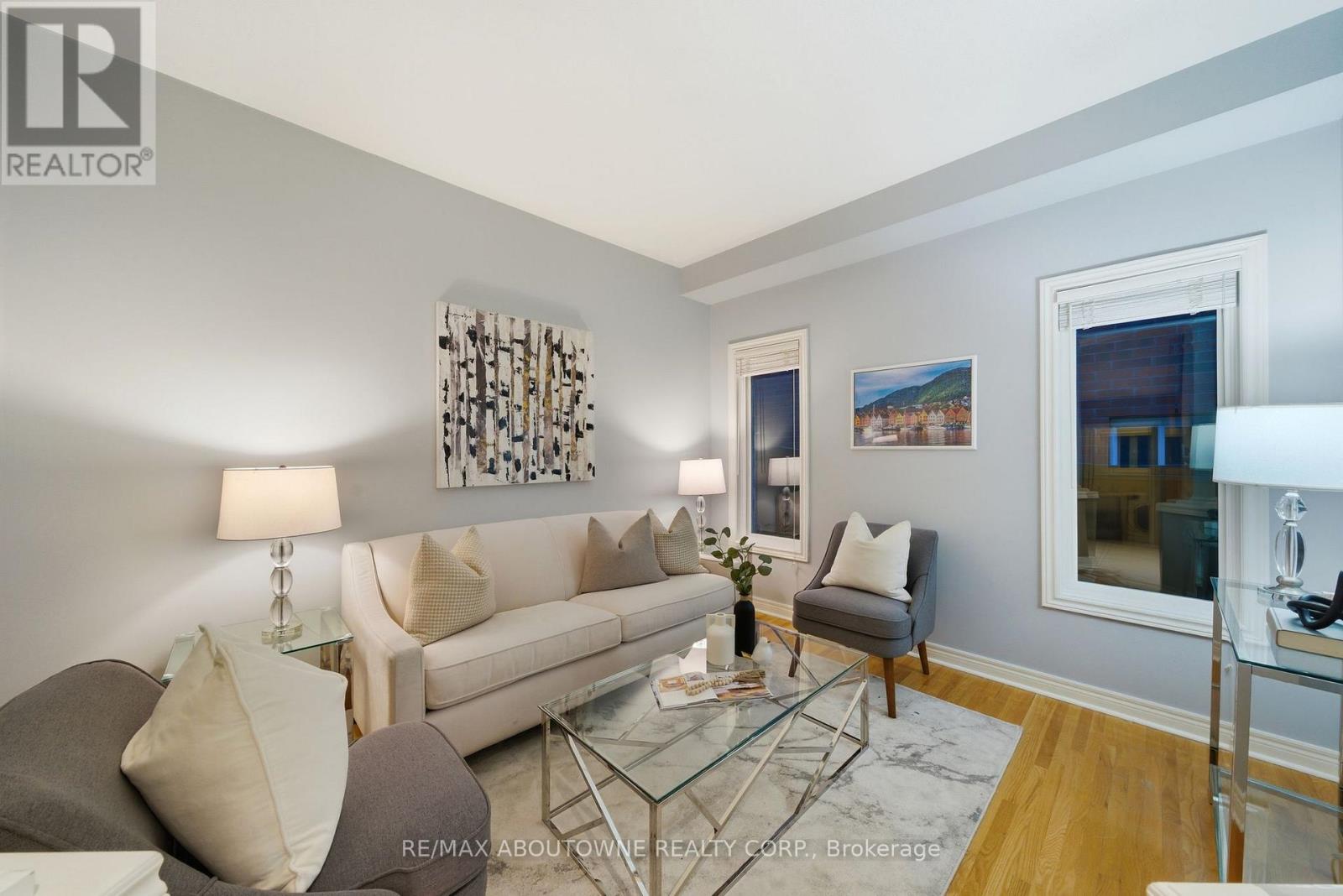 6386 Ormindale Way, Mississauga, Ontario  L5V 1J3 - Photo 6 - W13025518