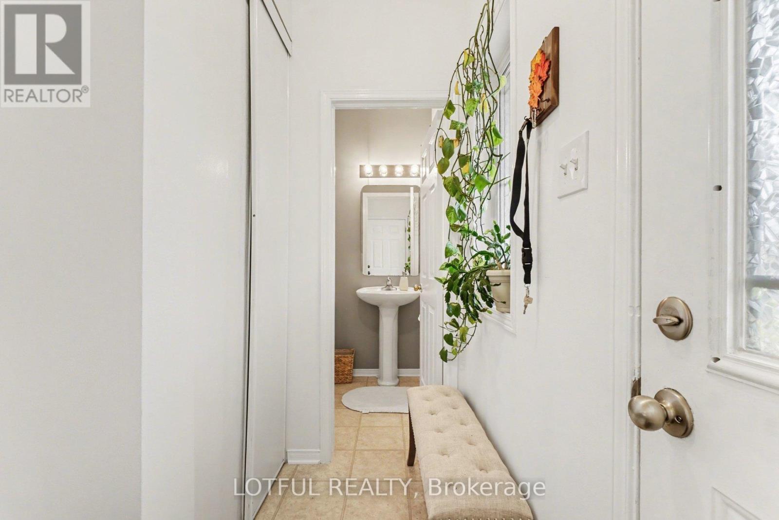 3 Collington Street, Ottawa, Ontario  K2G 6X5 - Photo 2 - X13026738