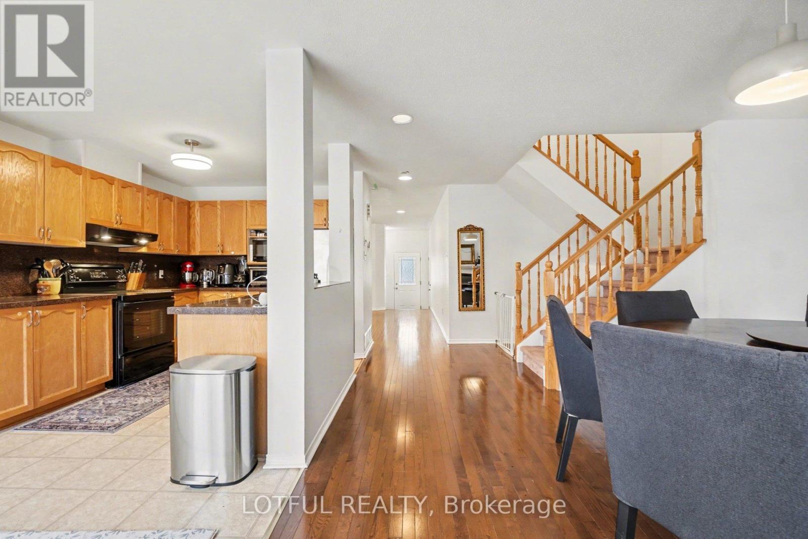 3 Collington Street, Ottawa, Ontario  K2G 6X5 - Photo 8 - X13026738