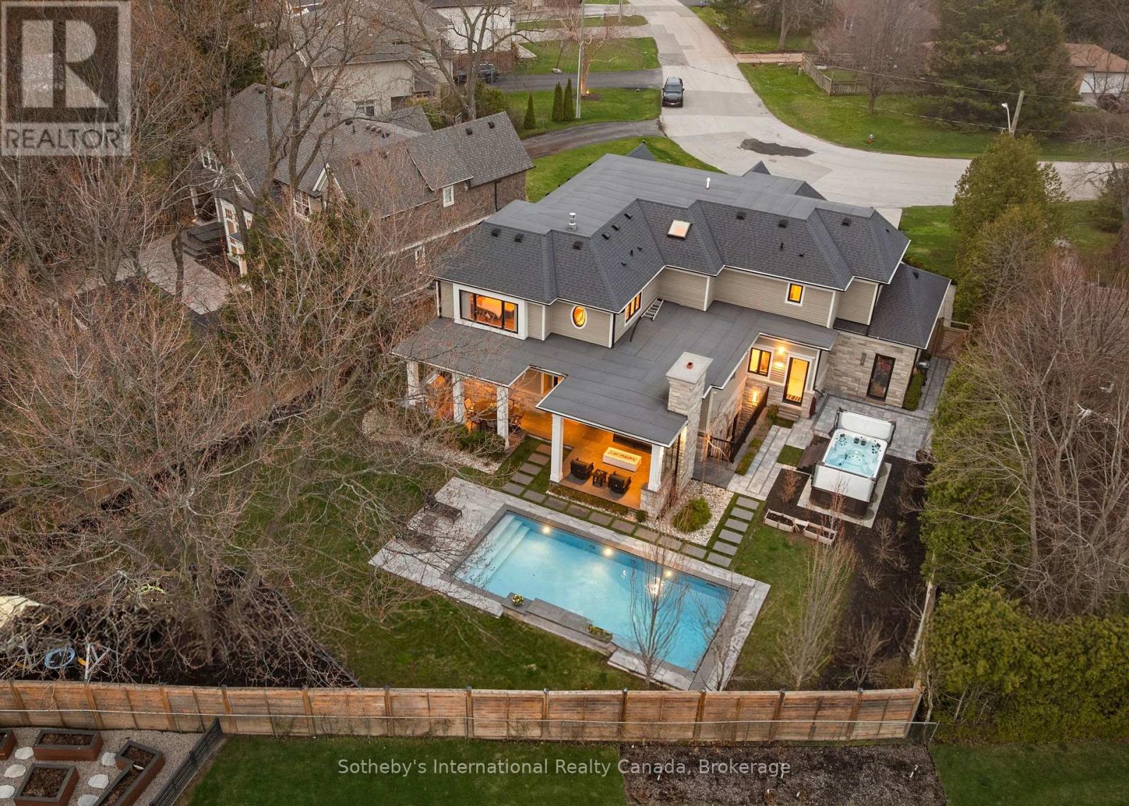 382 Sandhurst Drive, Oakville, Ontario  L6L 3L3 - Photo 2 - W13026790