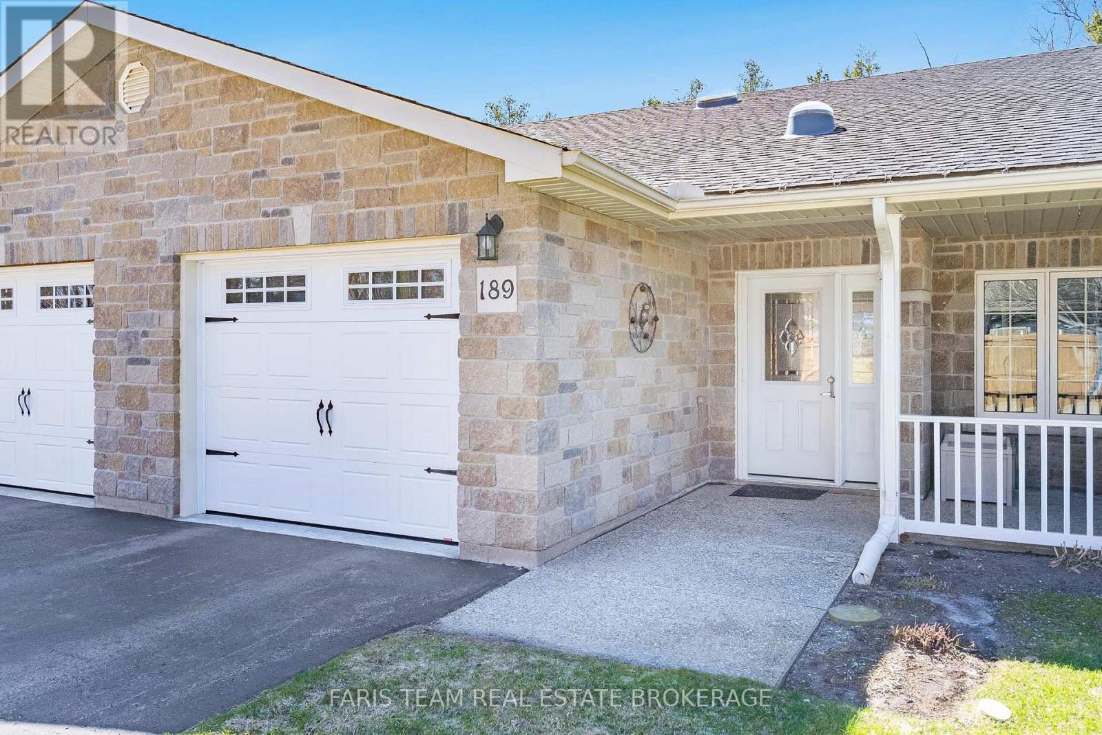 189 Greenway Drive, Wasaga Beach, Ontario  L9Z 0E6 - Photo 2 - S12802252