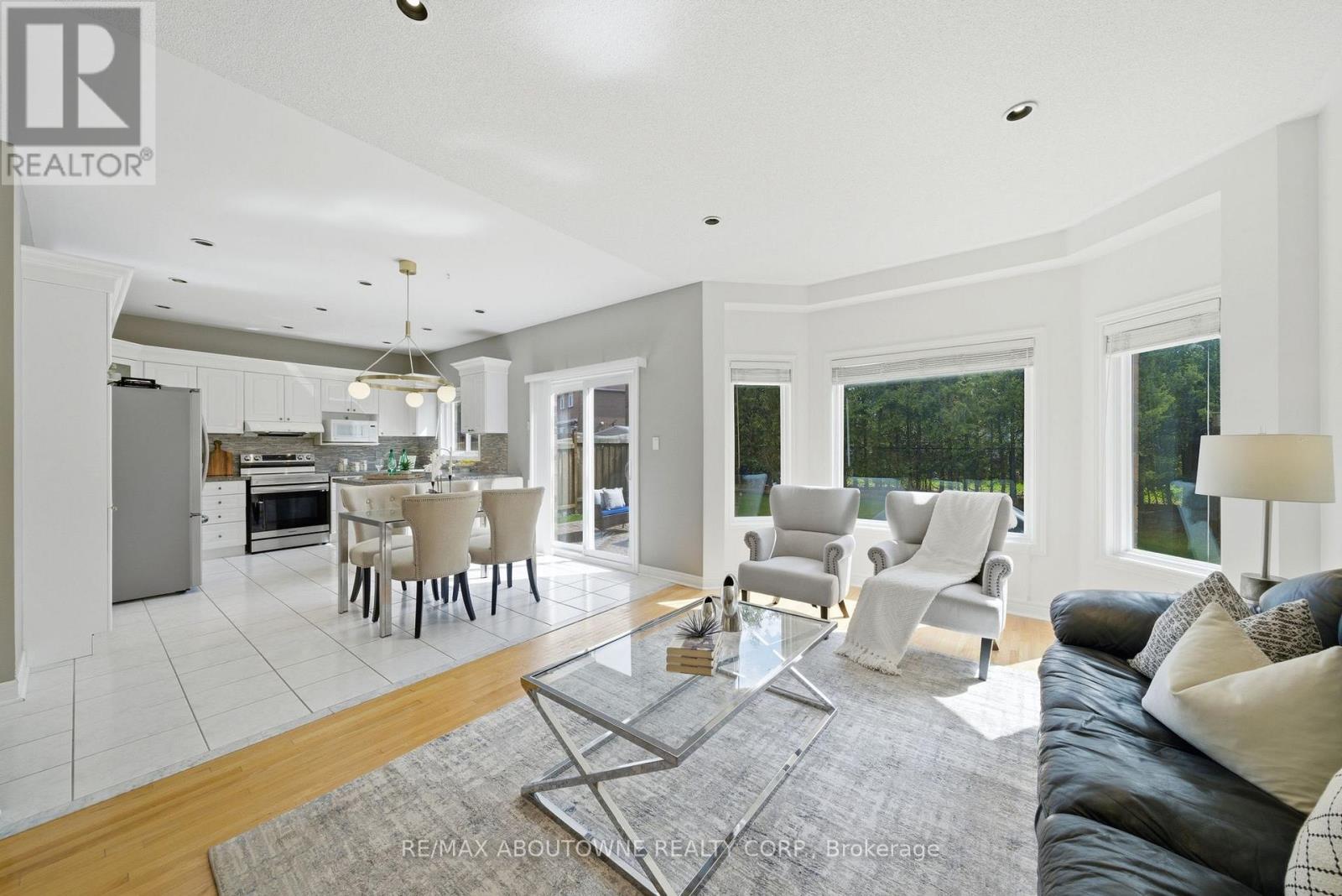 6386 Ormindale Way, Mississauga, Ontario  L5V 1J3 - Photo 11 - W13025518