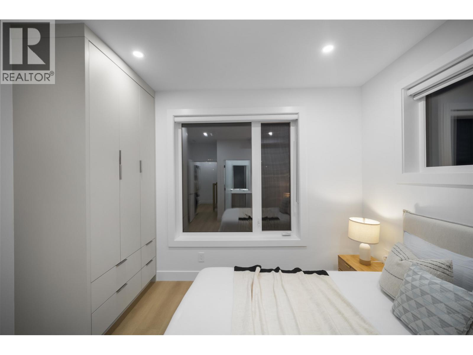 1 3623 Triumph Street, Vancouver, British Columbia  V5K 1V4 - Photo 11 - R3114102