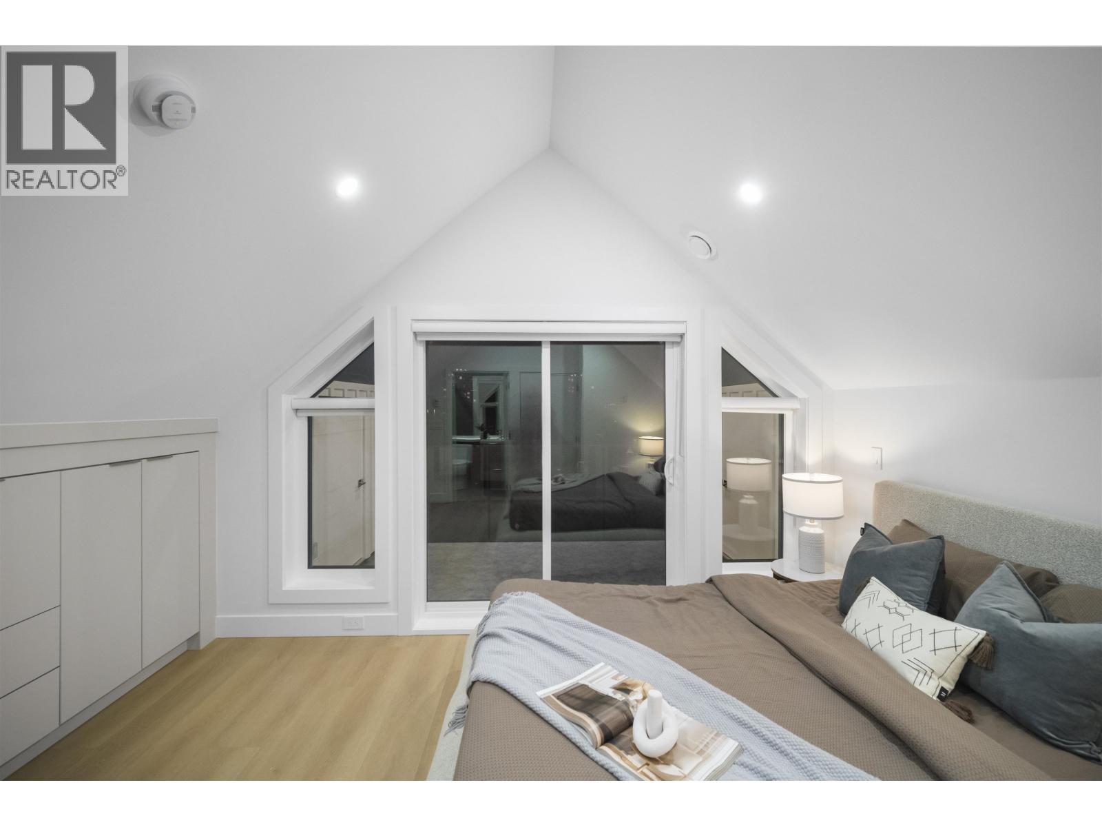 1 3623 Triumph Street, Vancouver, British Columbia  V5K 1V4 - Photo 13 - R3114102