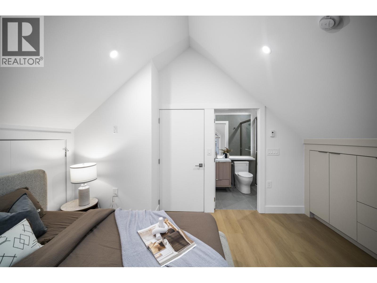 1 3623 Triumph Street, Vancouver, British Columbia  V5K 1V4 - Photo 15 - R3114102