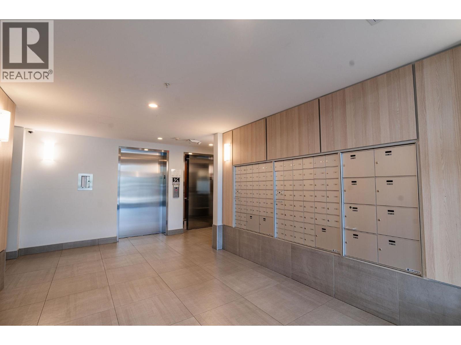 302 621 Regan Avenue, Coquitlam, British Columbia  V3J 0K1 - Photo 2 - R3114107