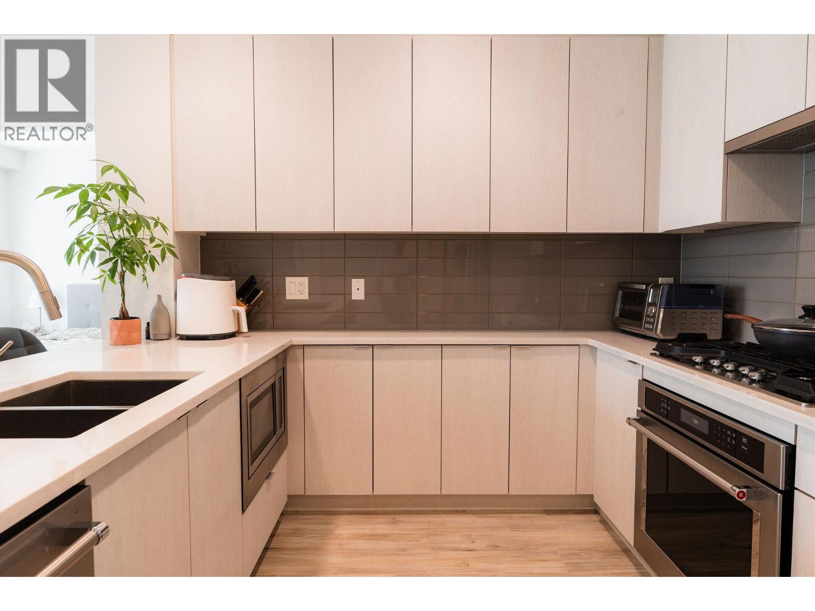 302 621 Regan Avenue, Coquitlam, British Columbia  V3J 0K1 - Photo 22 - R3114107