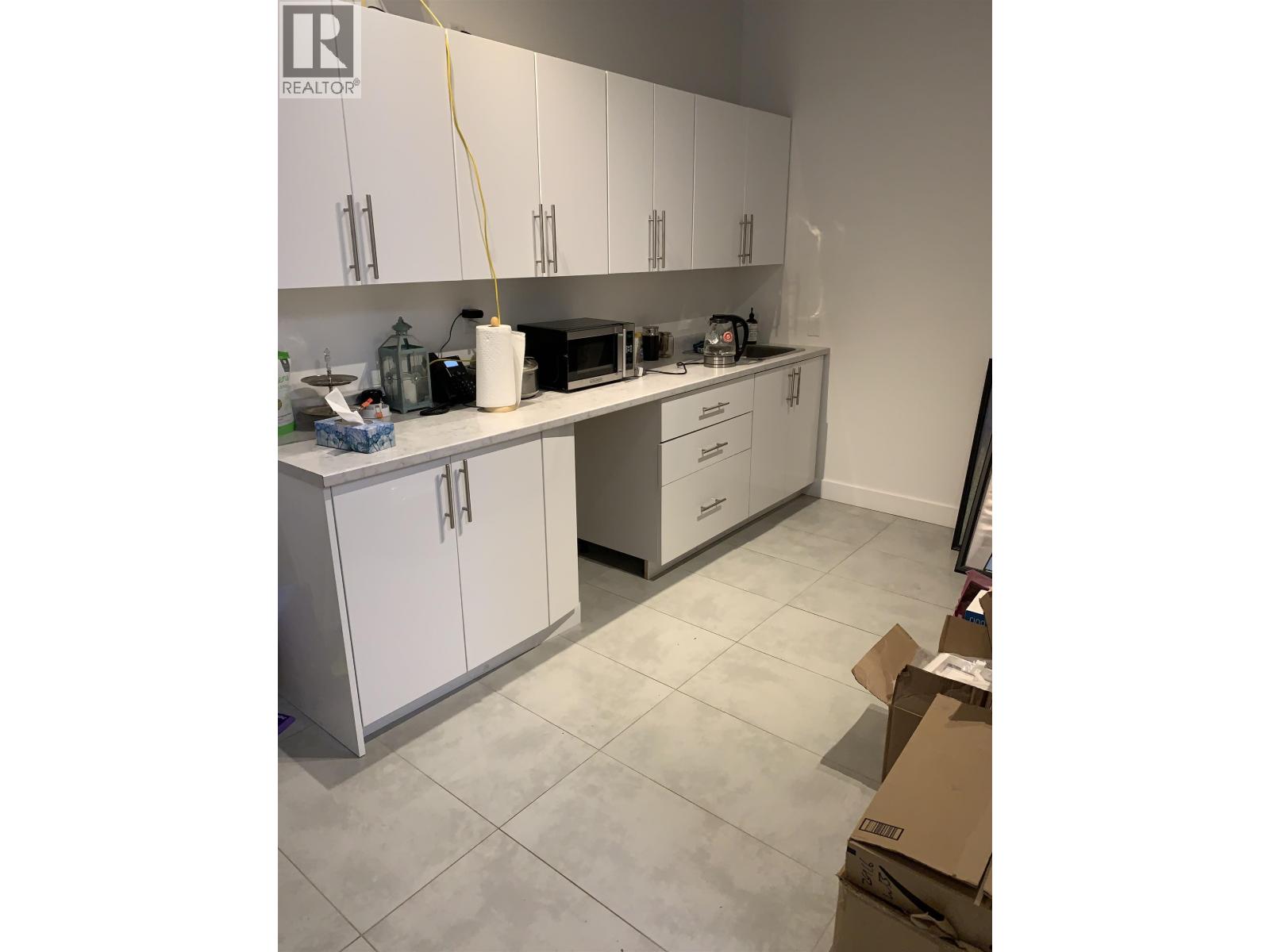 2916 W Broadway, Vancouver, British Columbia  V6K 2G8 - Photo 1 - C8076668