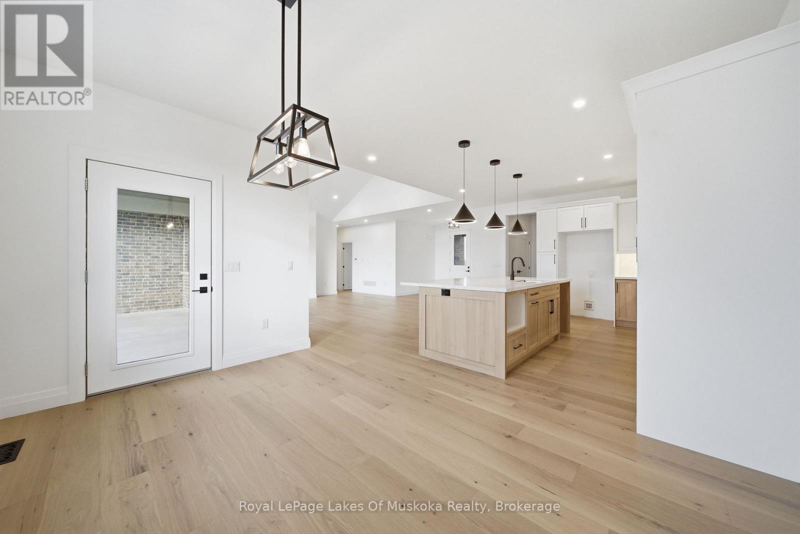 19 Henry Ball Court, Oro-Medonte (Warminster), Ontario  L0K 2G1 - Photo 19 - S13026698