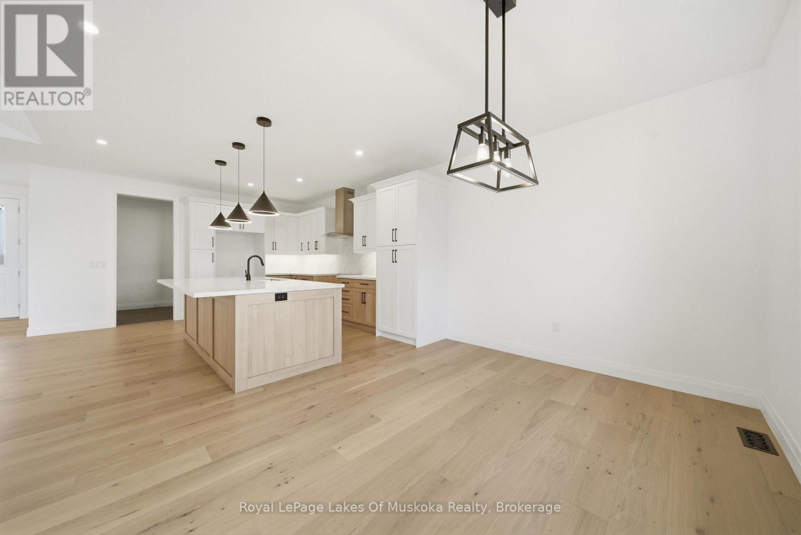 19 Henry Ball Court, Oro-Medonte (Warminster), Ontario  L0K 2G1 - Photo 25 - S13026698