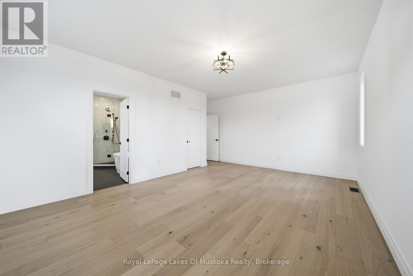 19 Henry Ball Court, Oro-Medonte (Warminster), Ontario  L0K 2G1 - Photo 34 - S13026698