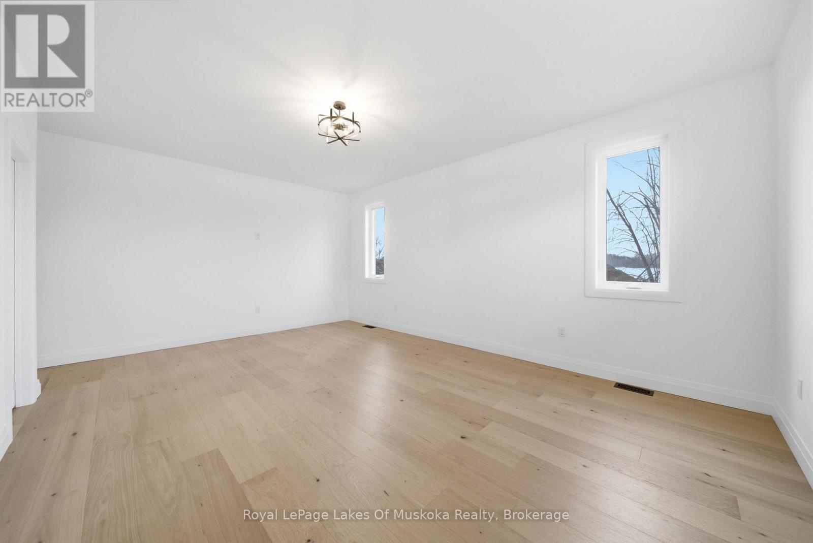 19 Henry Ball Court, Oro-Medonte (Warminster), Ontario  L0K 2G1 - Photo 35 - S13026698