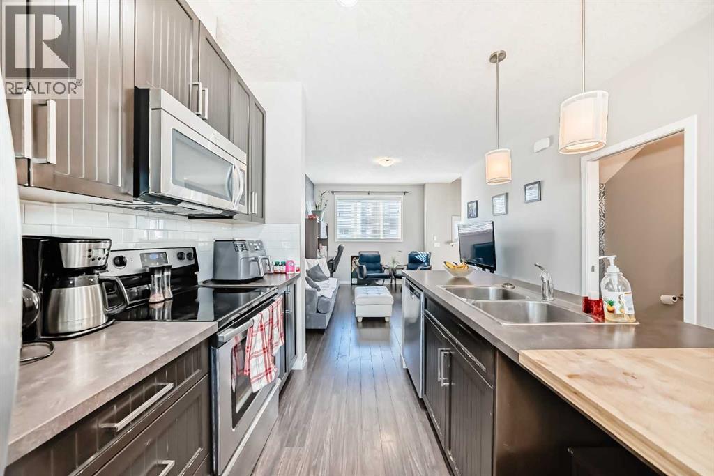 656 Copperpond Boulevard SE, Calgary, Alberta  T2Z 5B9 - Photo 8 - A2282104