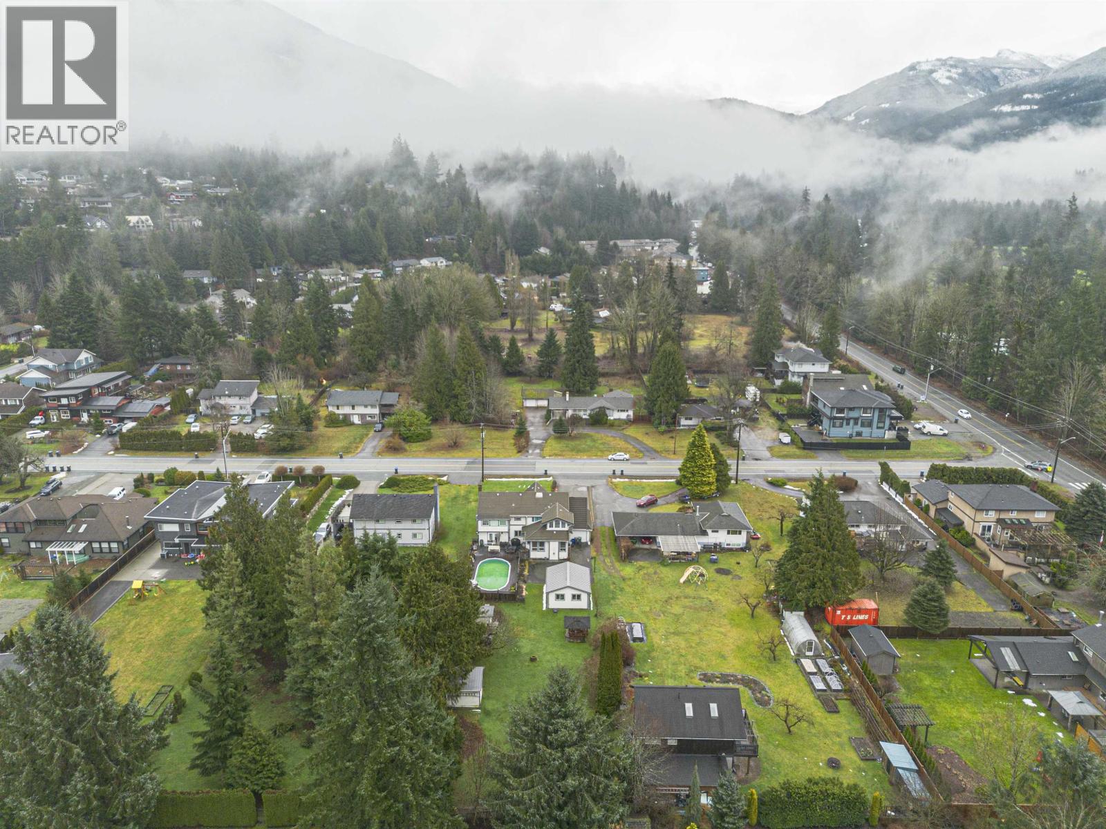 40127 Kalodon Road, Squamish, British Columbia  V0N 1T0 - Photo 10 - R3114090