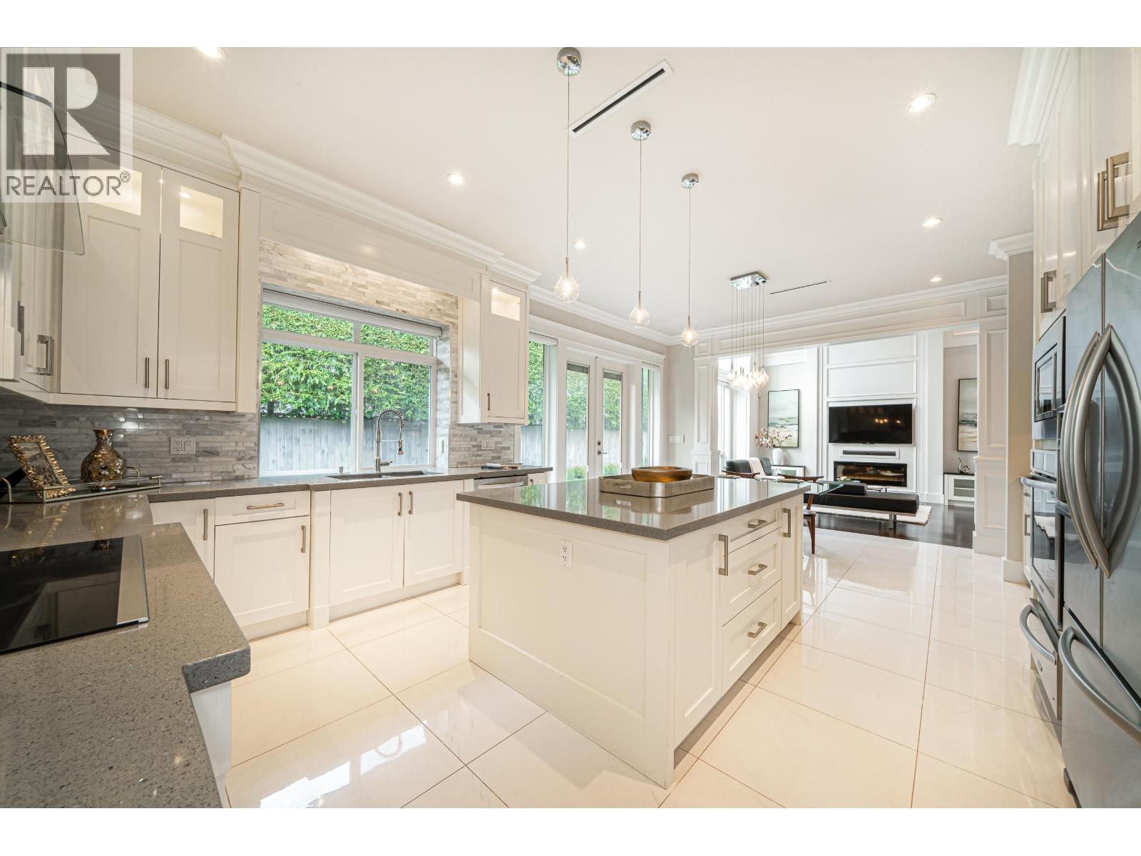 9240 Chapmond Crescent, Richmond, British Columbia  V7E 1M5 - Photo 11 - R3114104