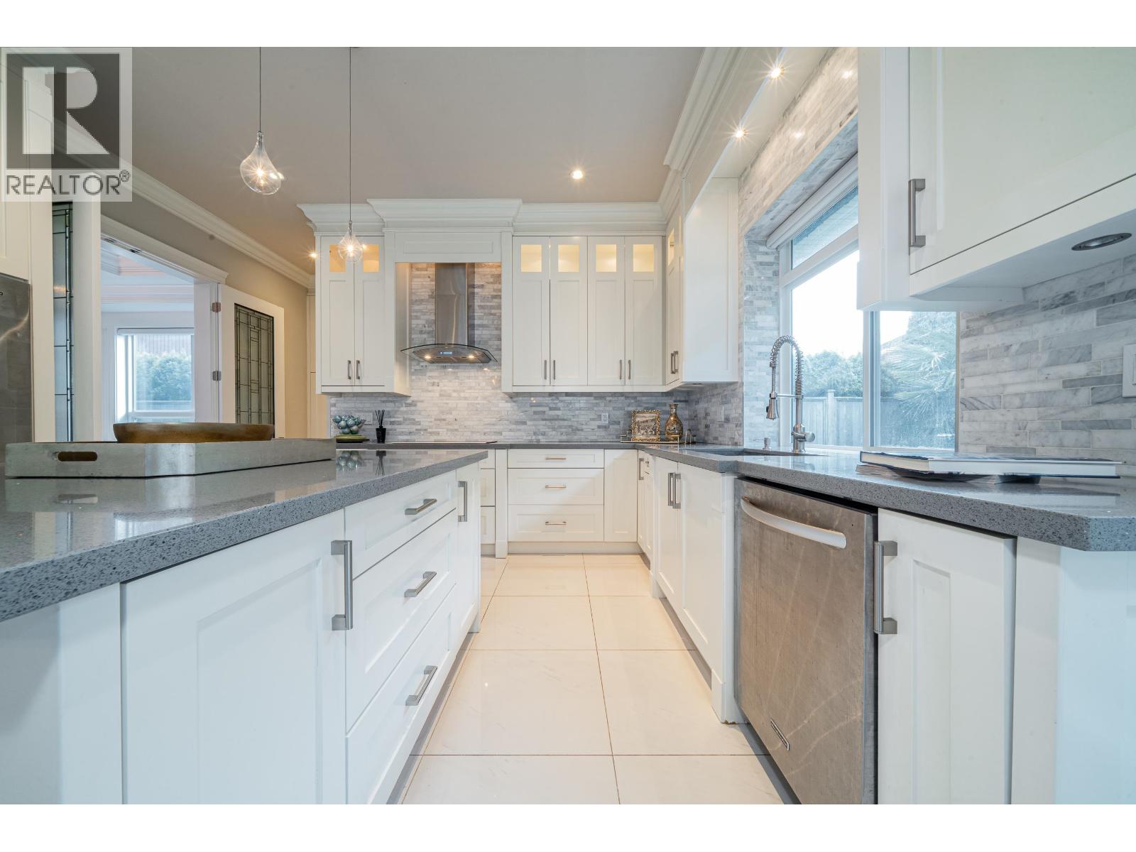 9240 Chapmond Crescent, Richmond, British Columbia  V7E 1M5 - Photo 12 - R3114104