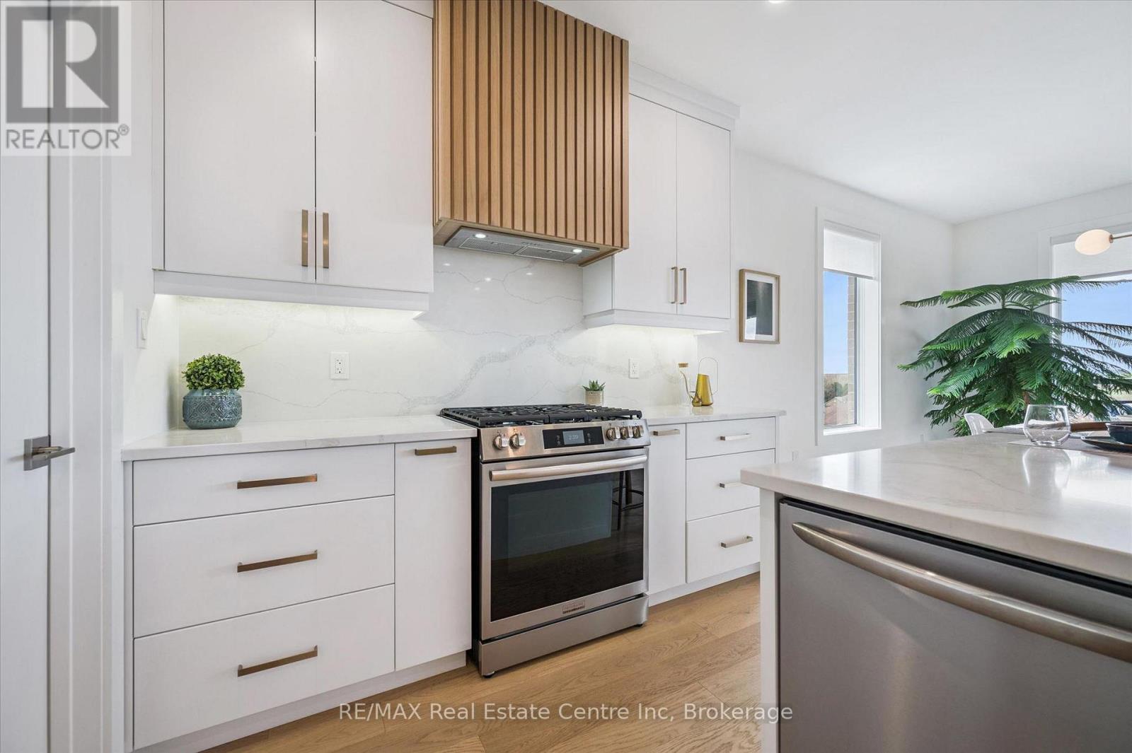 14 Faith Drive, Mapleton, Ontario  N0G 1P0 - Photo 6 - X13026796