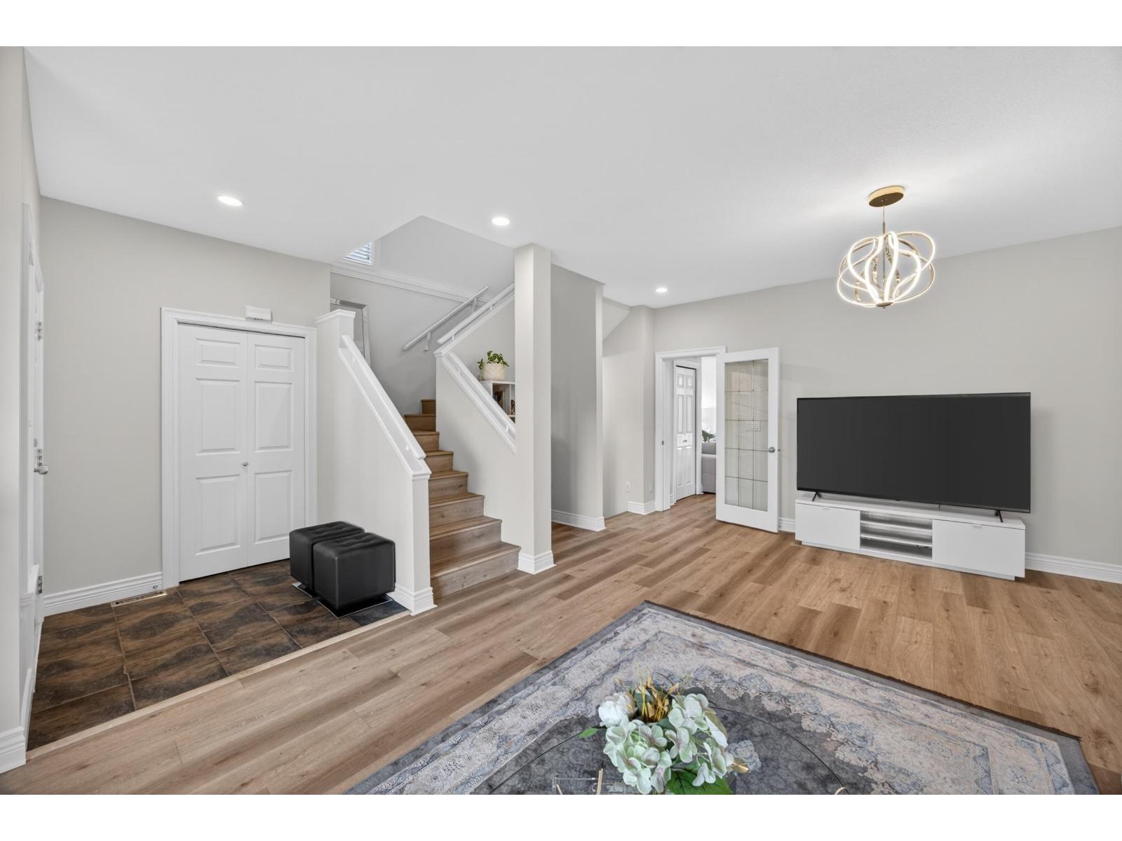 19485 66a Avenue, Surrey, British Columbia  V4N 0C3 - Photo 4 - R3114190