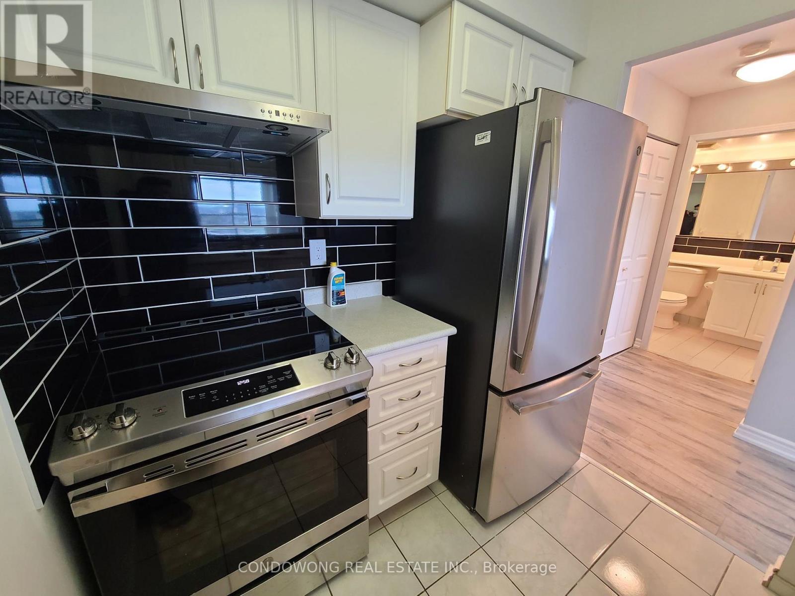 2705 - 1 Pemberton Avenue, Toronto, Ontario  M2M 4L9 - Photo 3 - C13026662