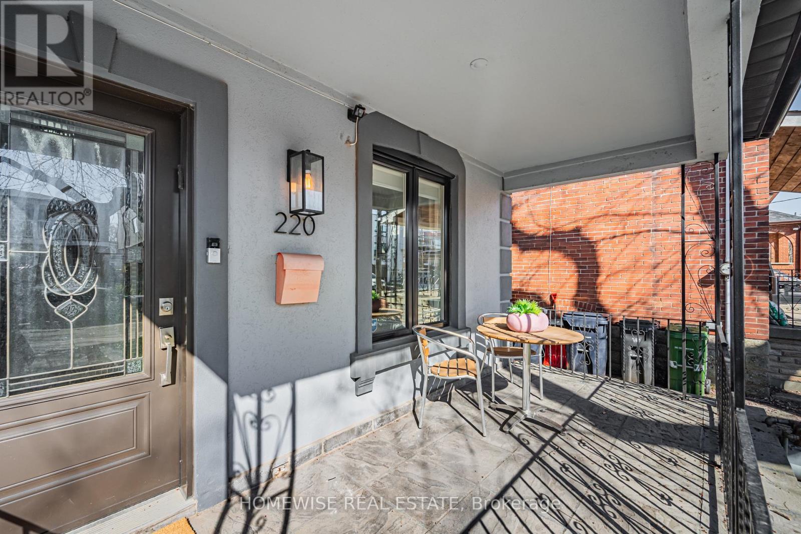 220 Robina Avenue, Toronto (Oakwood Village), Ontario  M6C 3Z1 - Photo 2 - C13026726