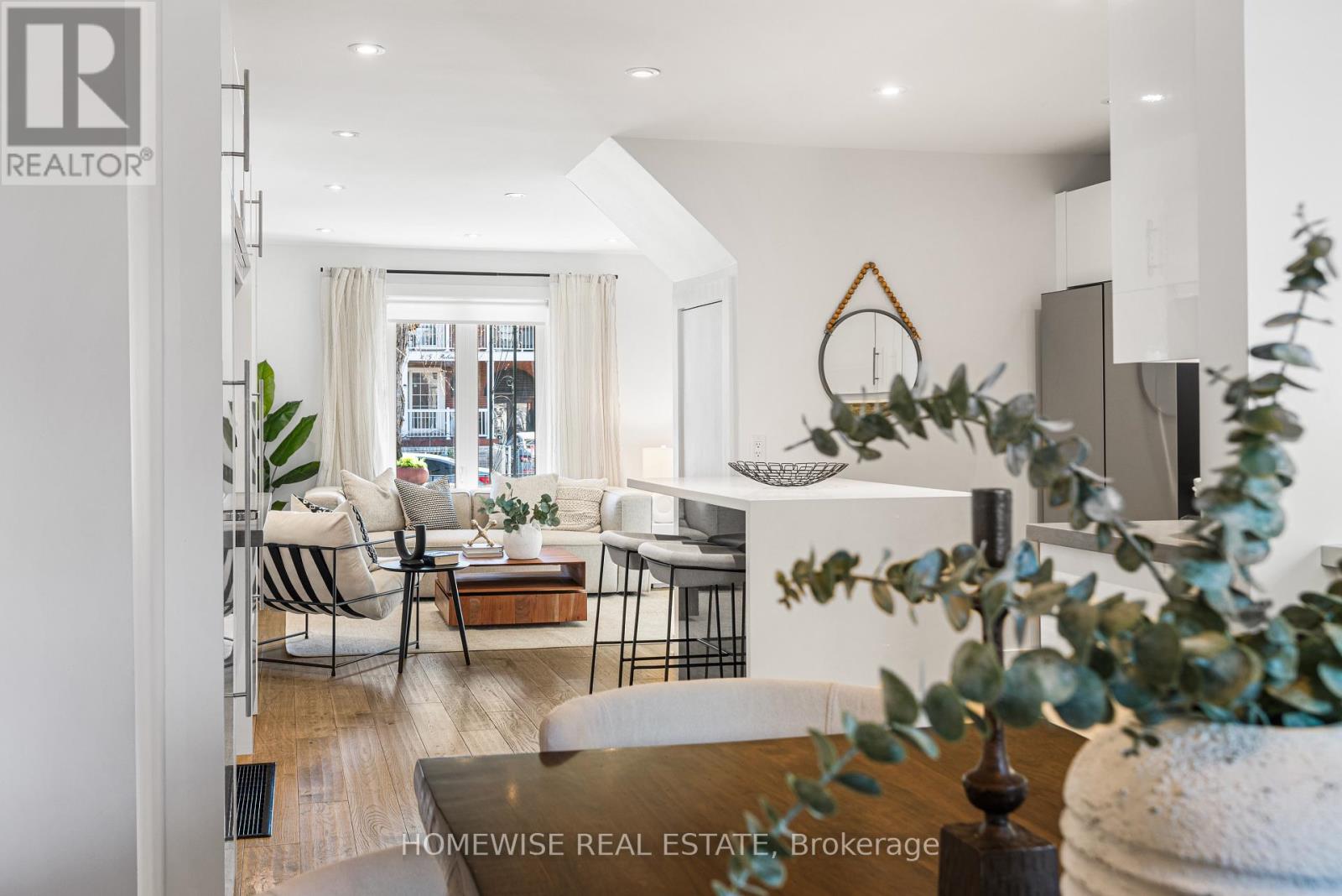 220 Robina Avenue, Toronto (Oakwood Village), Ontario  M6C 3Z1 - Photo 8 - C13026726