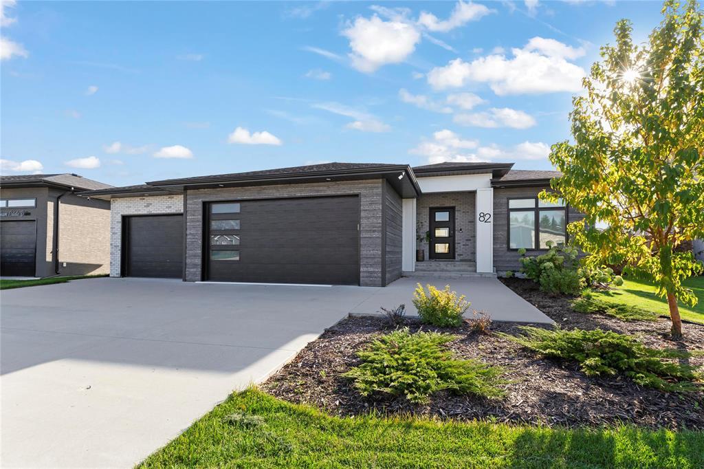 82 WYNDHAM ESTATE Drive, Steinbach, Manitoba