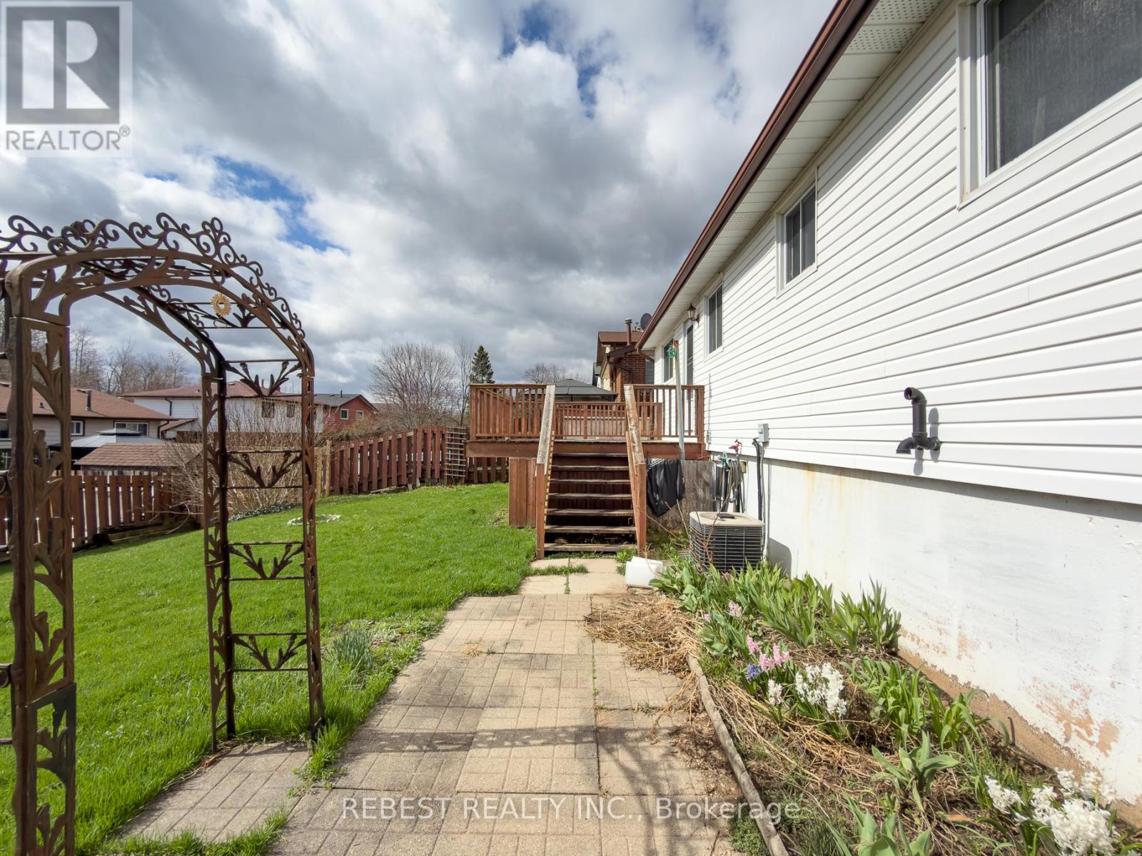 98 Cobblehill Road, Halton Hills, Ontario  L7J 1P3 - Photo 18 - W13003330