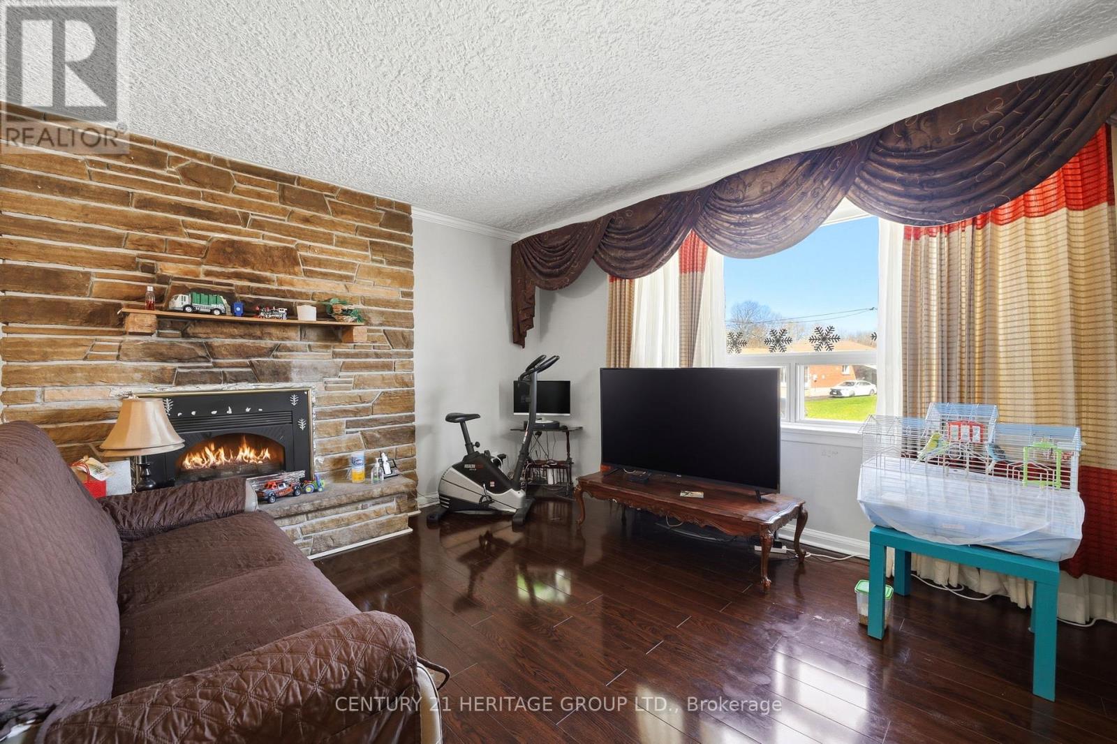 10 Garthwood Drive, Toronto (Kennedy Park), Ontario  M1K 2J5 - Photo 7 - E13026708