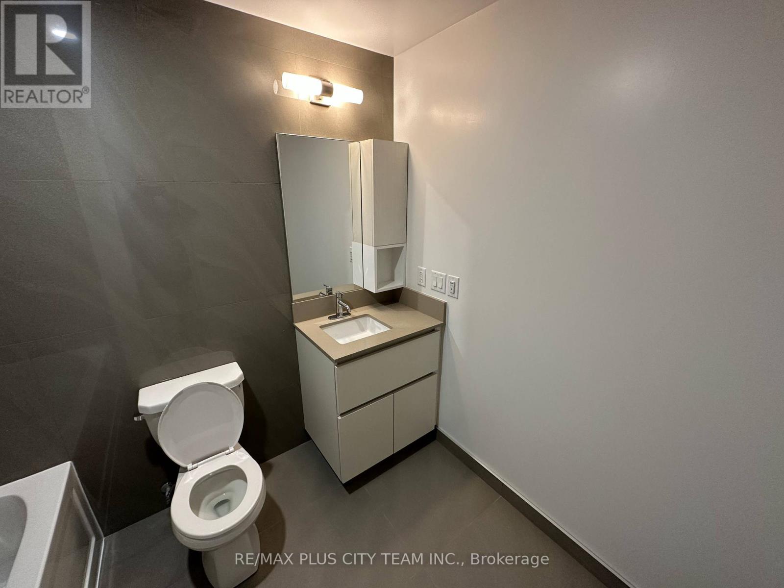 811 - 45 Baseball Place, Toronto, Ontario  M4M 0H1 - Photo 13 - E13026782