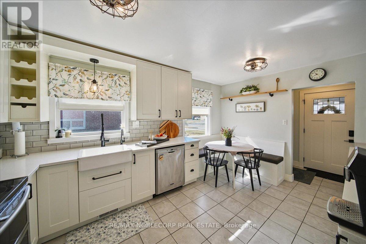 259 Farewell Street, Oshawa, Ontario  L1H 6L8 - Photo 10 - E13026800