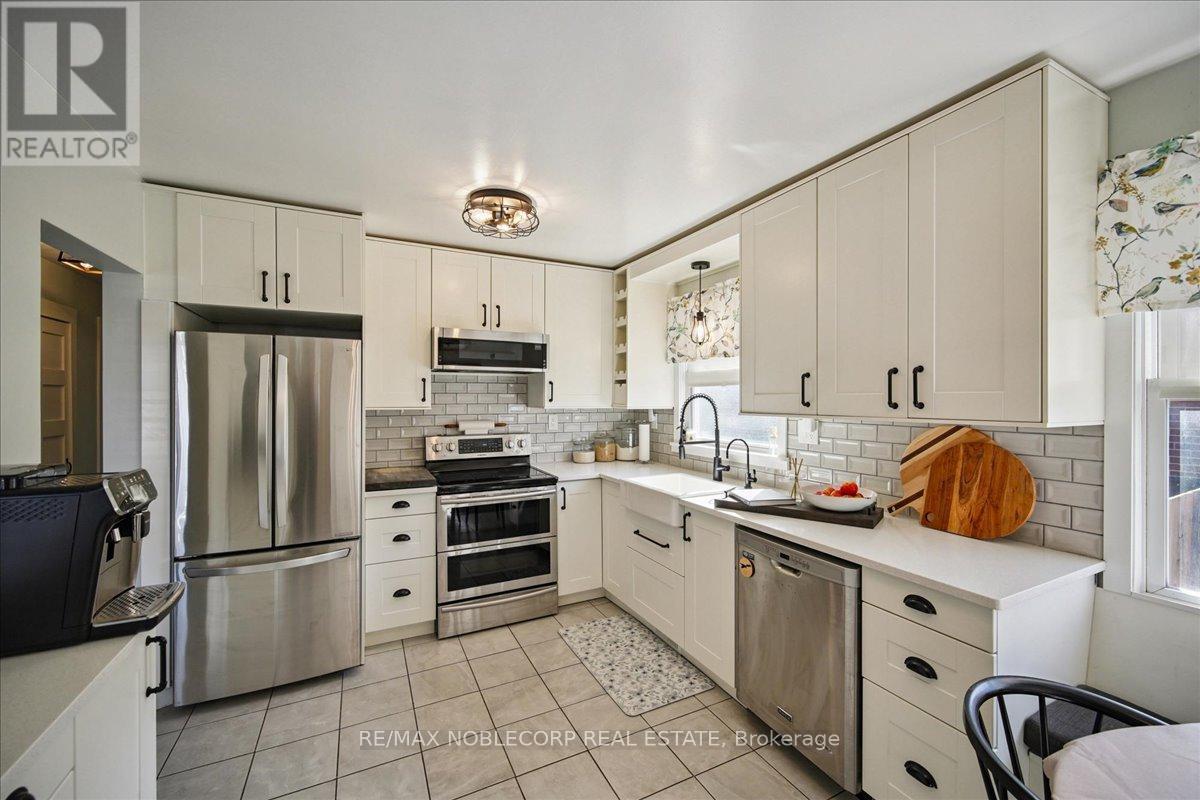 259 Farewell Street, Oshawa, Ontario  L1H 6L8 - Photo 12 - E13026800