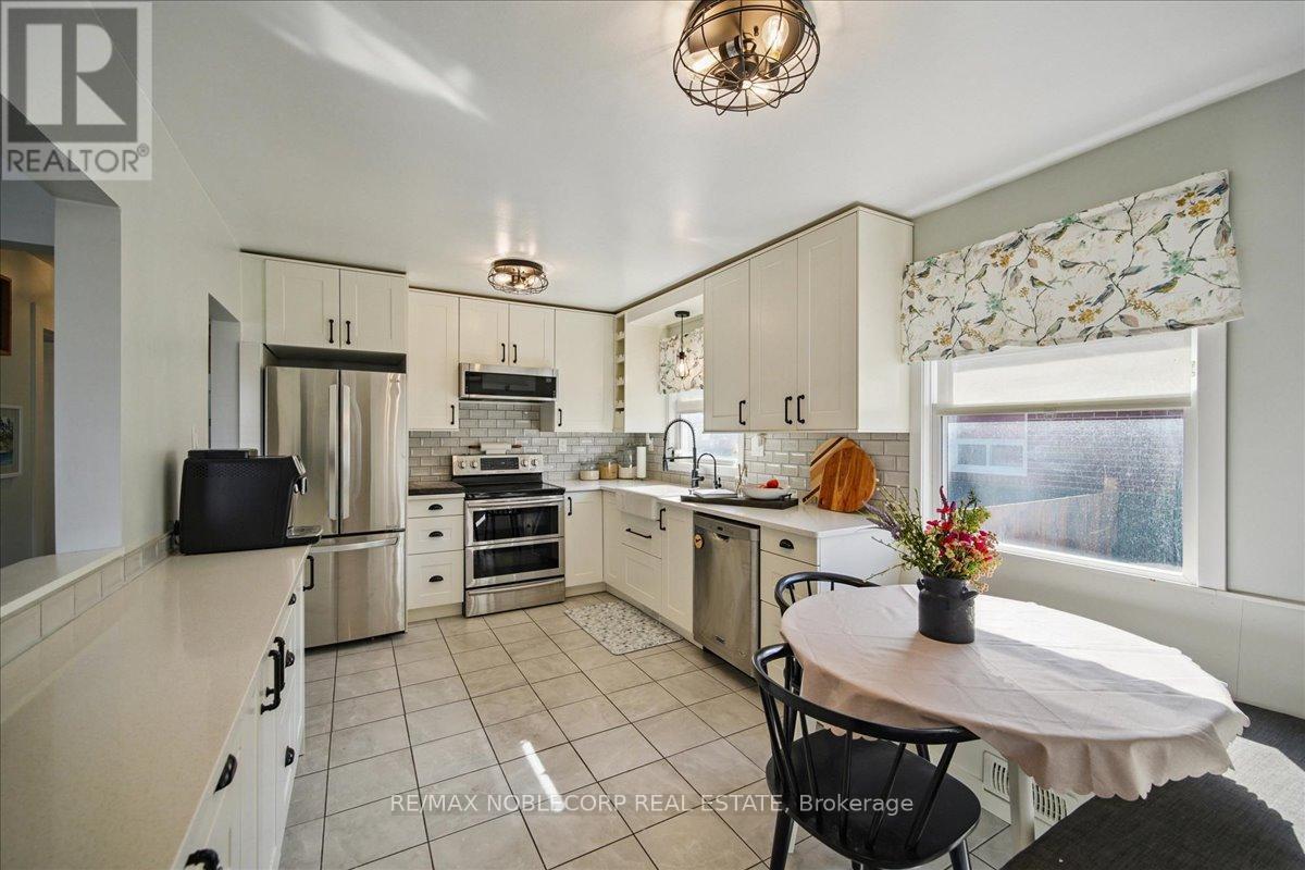 259 Farewell Street, Oshawa, Ontario  L1H 6L8 - Photo 9 - E13026800