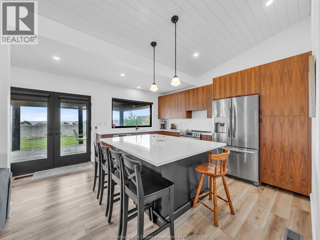 116 East Beach, Leamington, Ontario  N8H 3V7 - Photo 4 - 26008824