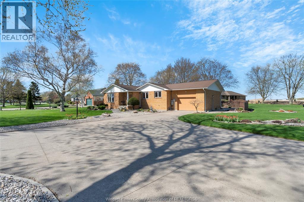 273 County Rd 31, Lakeshore, Ontario  N8L 1L3 - Photo 2 - 26008805