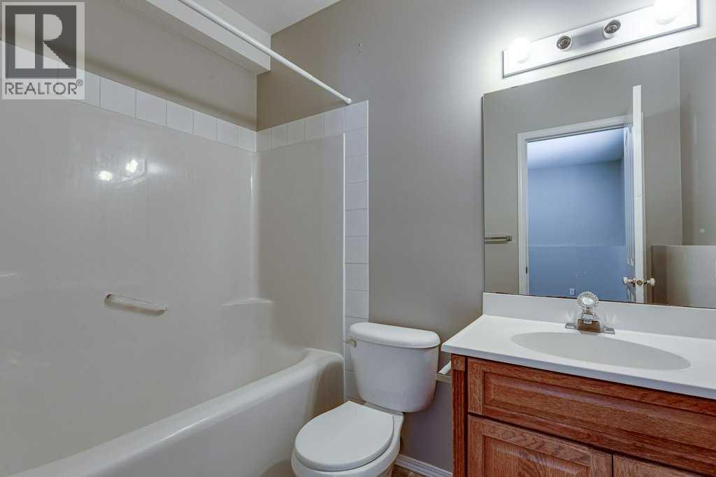 15 Kerry Wood Mews, Red Deer, Alberta  T4N 7B8 - Photo 38 - A2290004