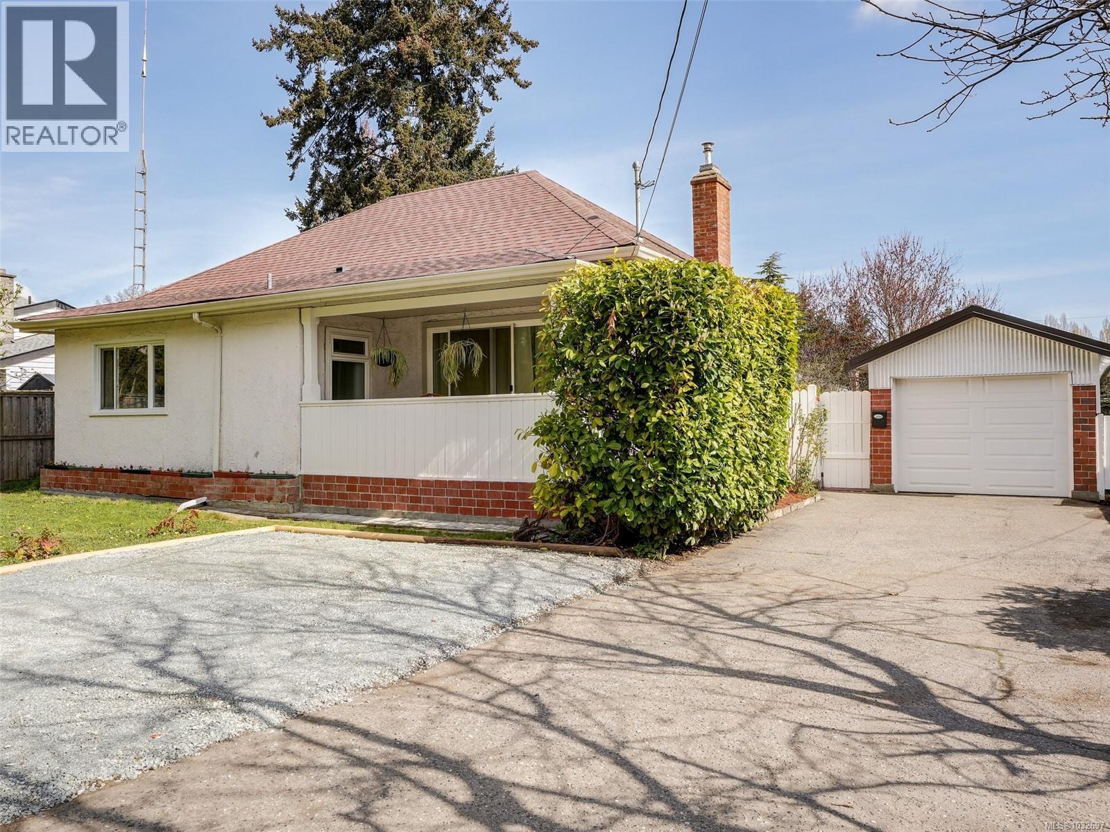 4031 Quadra St, Saanich, British Columbia  V8X 1K1 - Photo 28 - 1032697