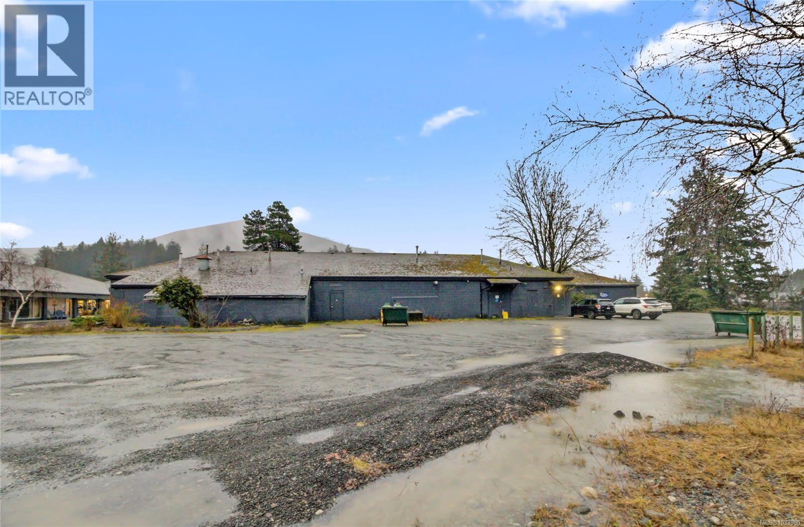 375 Nimpkish Dr, Gold River, British Columbia  V0P 1G0 - Photo 2 - 1032980