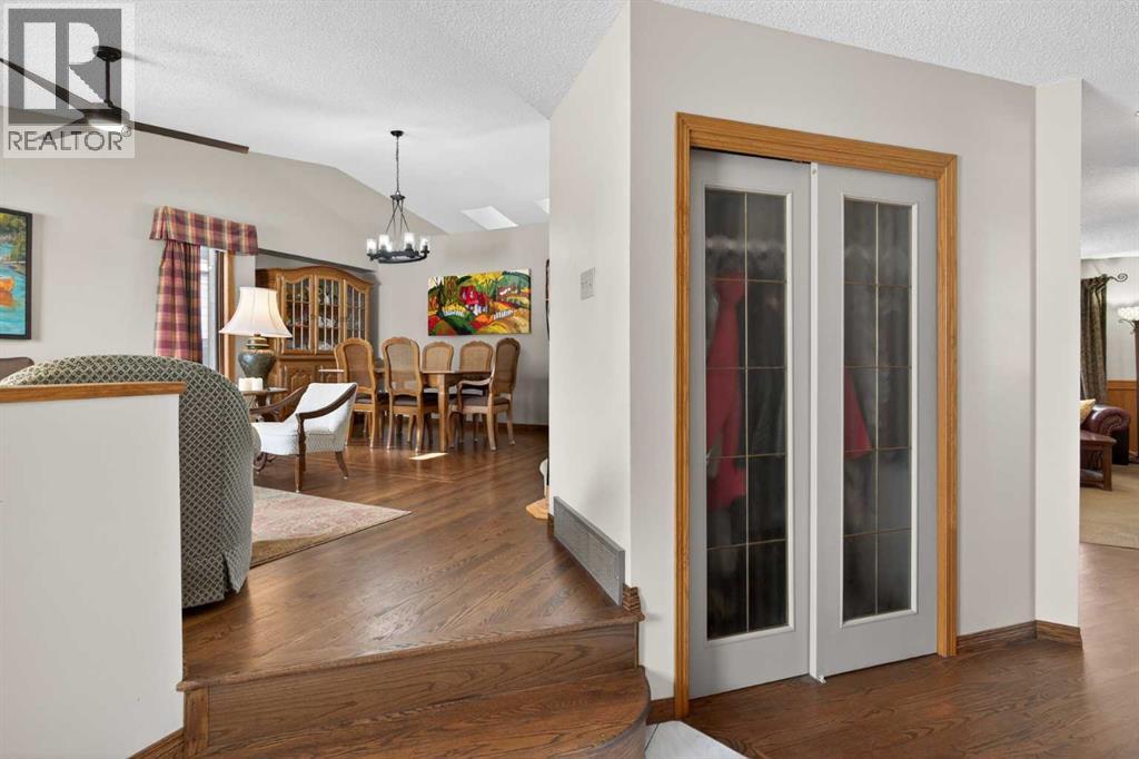 204 Sunrise Circle SE, Calgary, Alberta  T2X 2Z8 - Photo 4 - A2292759