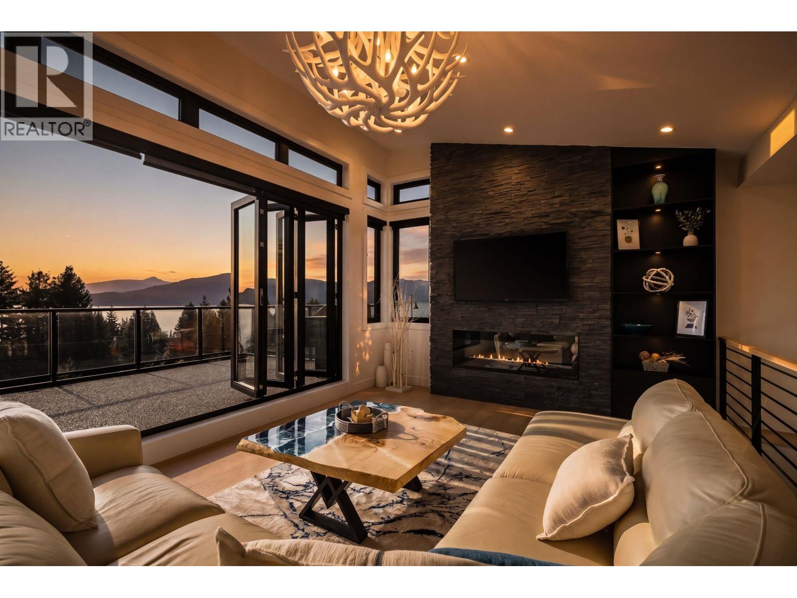 35 Kelvin Grove Way, West Vancouver, British Columbia  V0N 2E0 - Photo 3 - R3114031